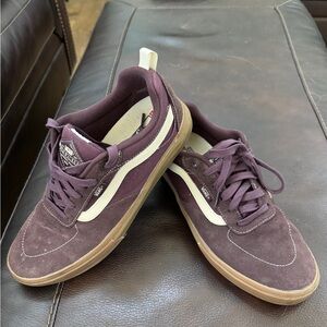 Vans Men’s Maroon Suede Skate Shoes with Gum Sole
